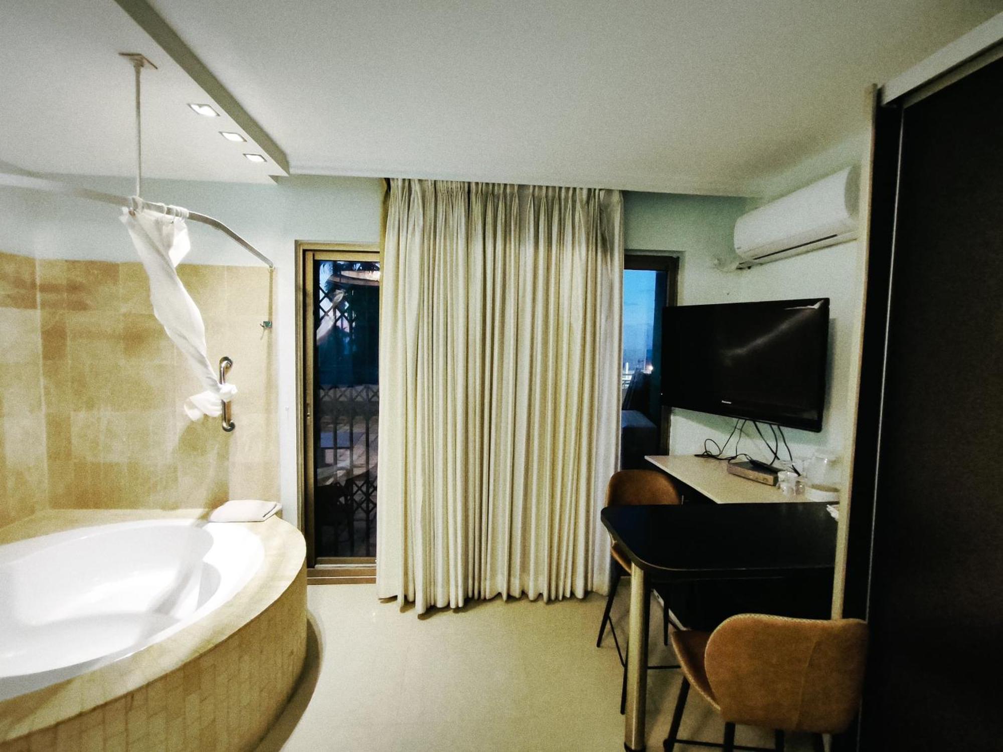 Marina Beach Hotel Tel Aviv Exteriör bild