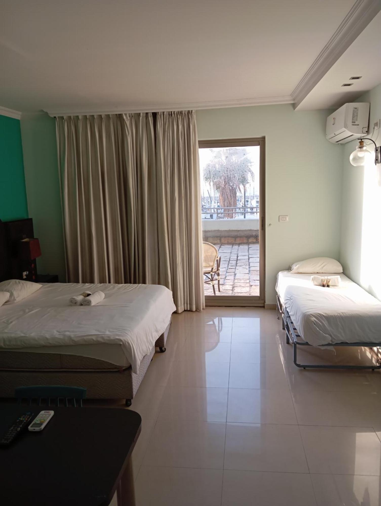 Marina Beach Hotel Tel Aviv Exteriör bild