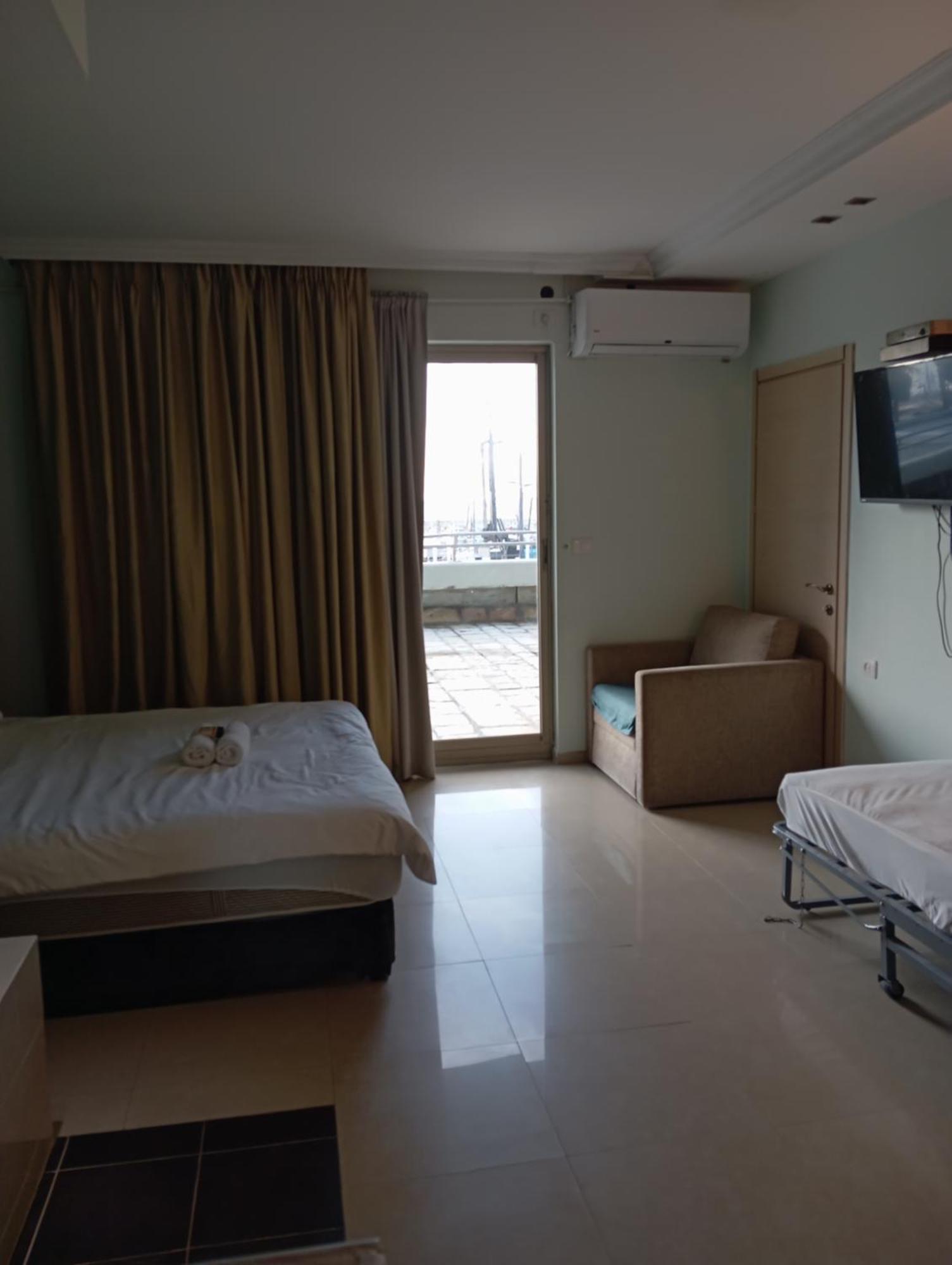 Marina Beach Hotel Tel Aviv Exteriör bild