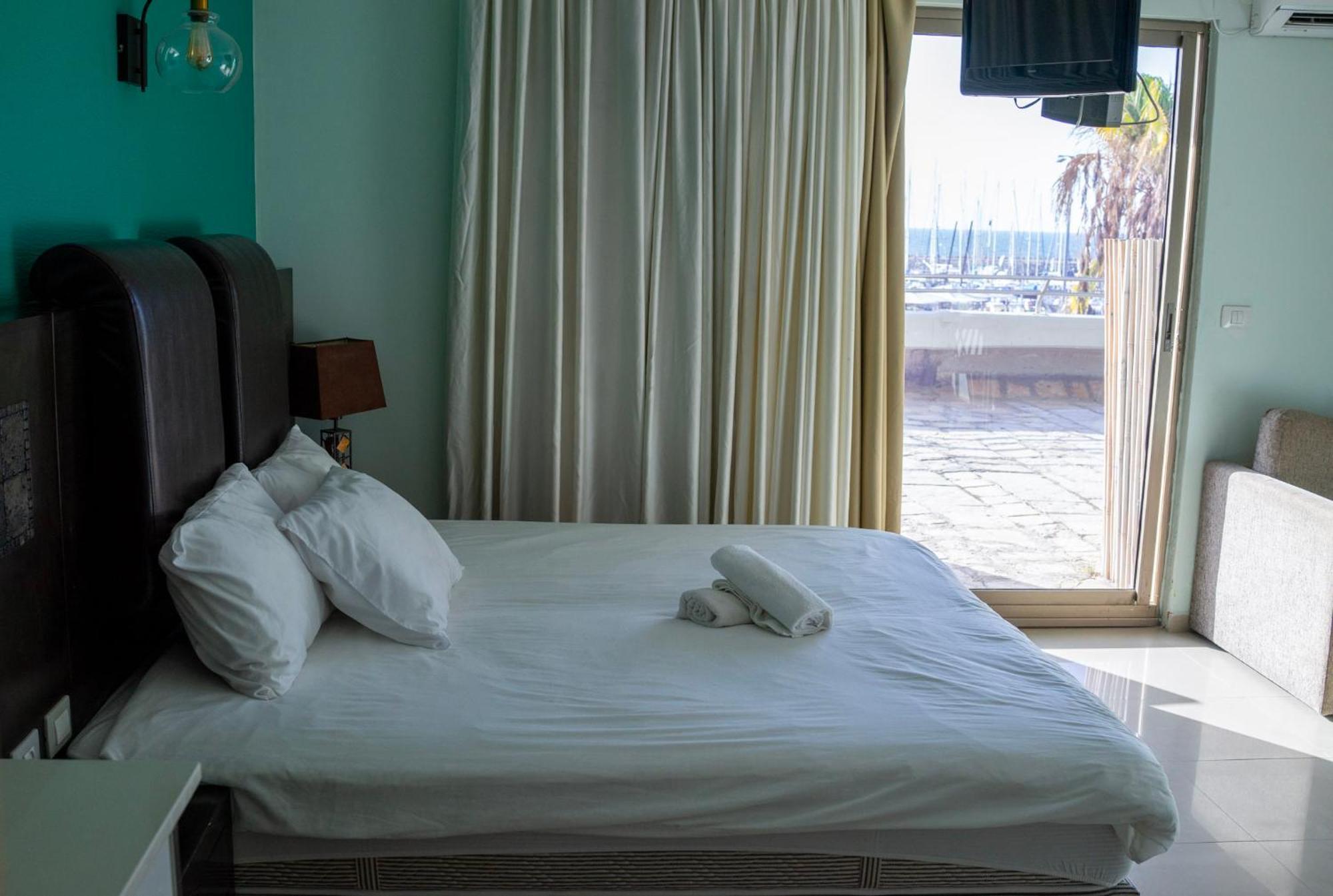 Marina Beach Hotel Tel Aviv Exteriör bild